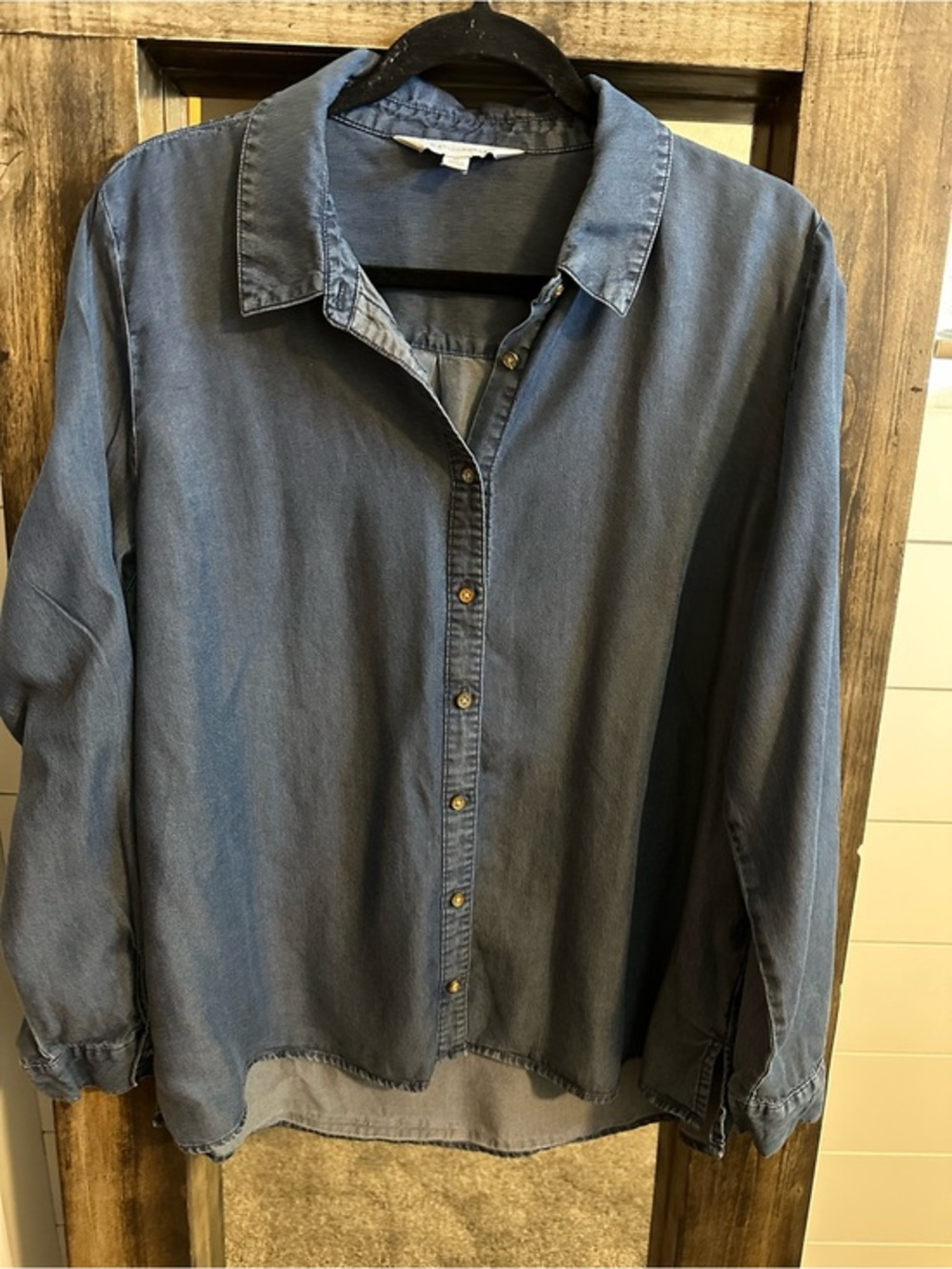 Madison Grey Chambray Lyocell Button Front Shirt Women’s XL Blue Roll Tab Sleeve